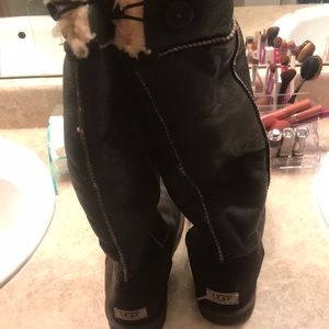 Knee high ugg boot